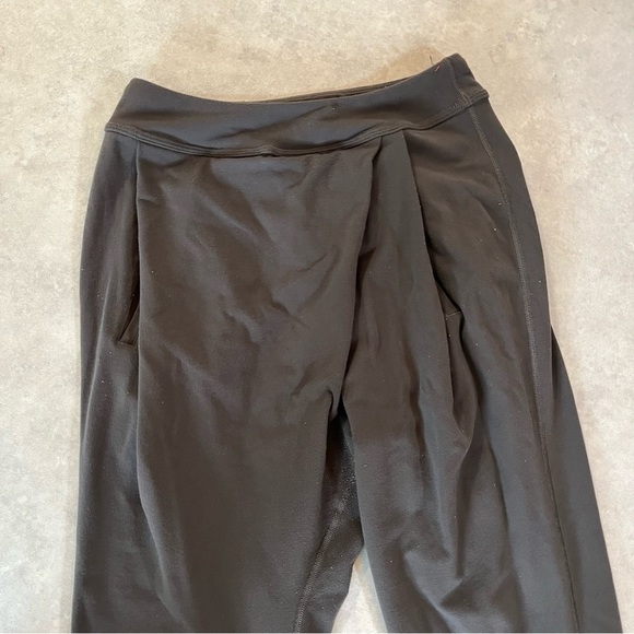 lululemon pants women Asymmetrical Faux Wrap Front Slouchy. Size 6 - Picture 2 of 7